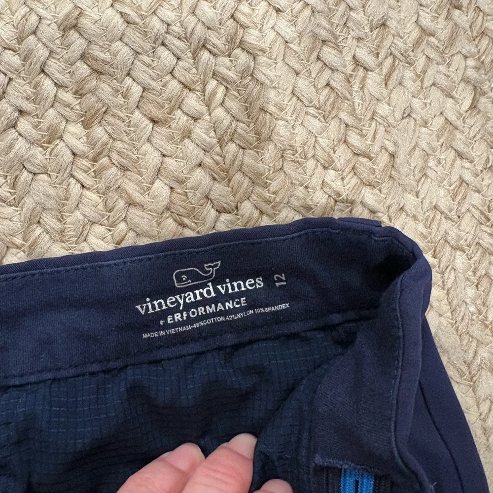Vineyard Vines Boys Performance Front Shorts with Zip Pockets - Picture 2 of 3
